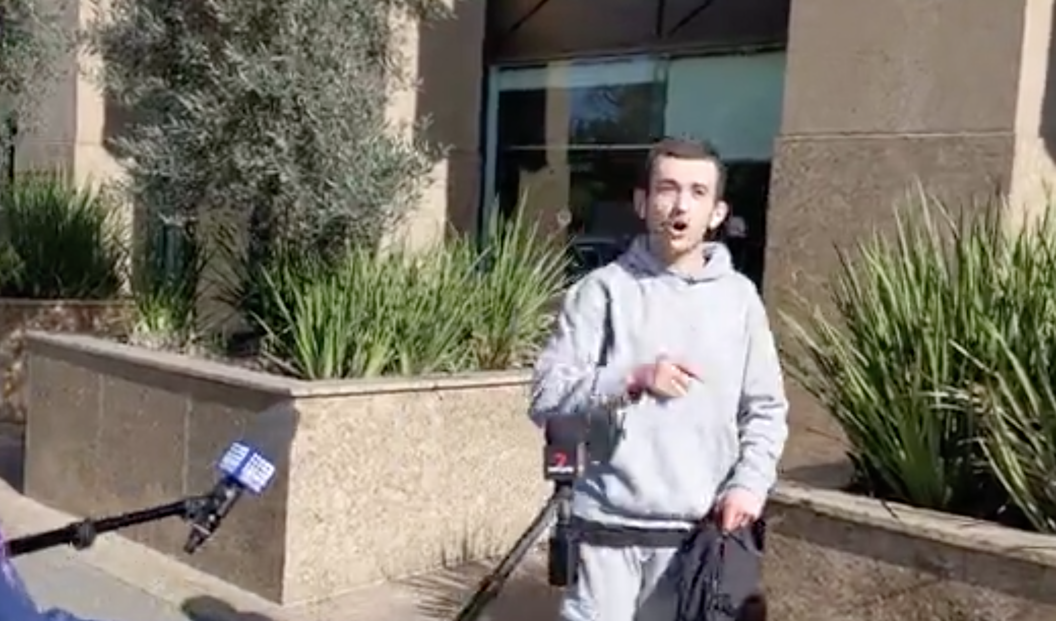 百名 主权公民 周日号召聚集墨尔本cbd 呼喊反封锁全遭逮 有吧新闻