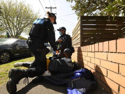 连续第三个周末!墨尔本反封锁抗议者再次与警察爆冲突