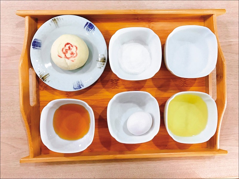 《健康聚宝盆》银发族月饼大改造 好吞好咽又好吃