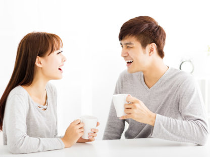 男性注意!美研究:从女性脸部表情可分辨是否在对你调情
