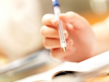 三个傻瓜日本版?日男冒充明星高中学生 上课半年才被抓包