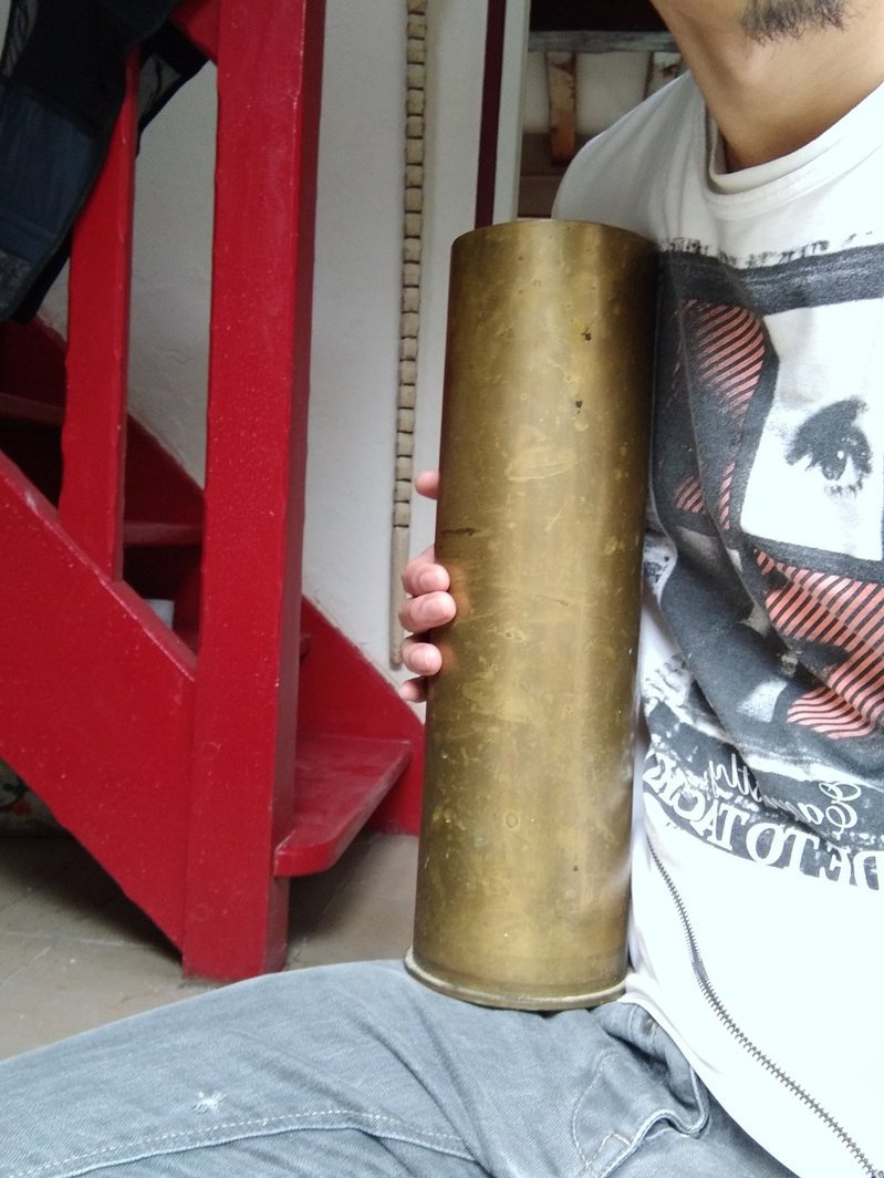 重达两公斤!他以为只是个伞架 没想到前身竟是杀人武器