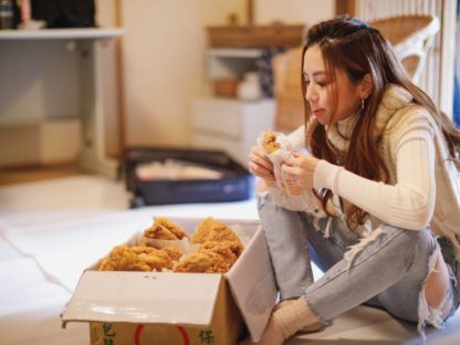 热量比炸鸡还高!营养师曝「最肥宵夜」 网吓坏:不敢再吃了
