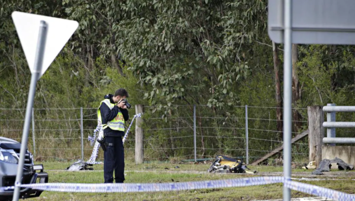 惨烈!悉尼两贼驾车撞上电线杆 双双被甩出当场身亡