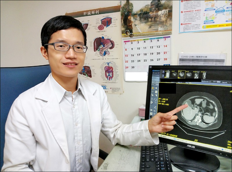 68岁妇腹痛就医 结石性急性胆囊炎上身