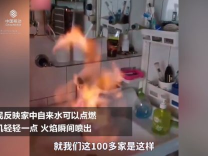 【视频】村民家自来水可点燃:关停自来水井,辖区临时调水
