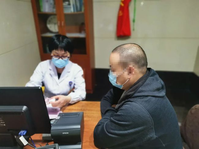 杭州一老总腹痛被送急诊 医生:抽血抽出了半管油