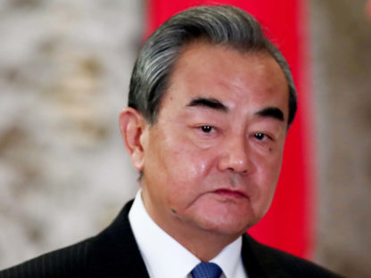 中国外长王毅会见陆克文 表示盼澳中关系「尽早」回到正轨