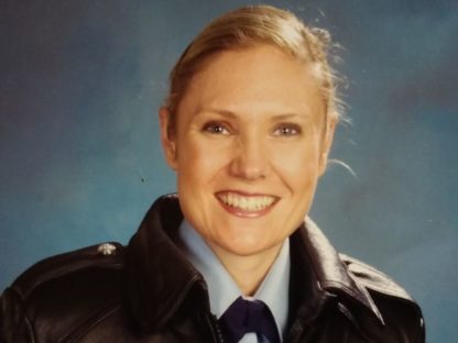 致敬!为救中国留学生殉职 新州女警官葬礼今日举行