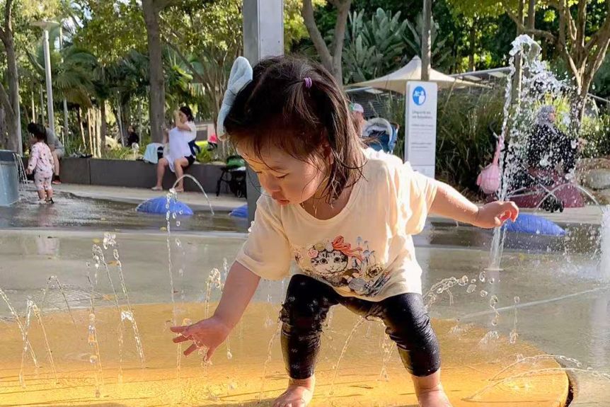 历经8个月分离才将女儿从武汉接回澳洲!华人一家尝尽艰辛