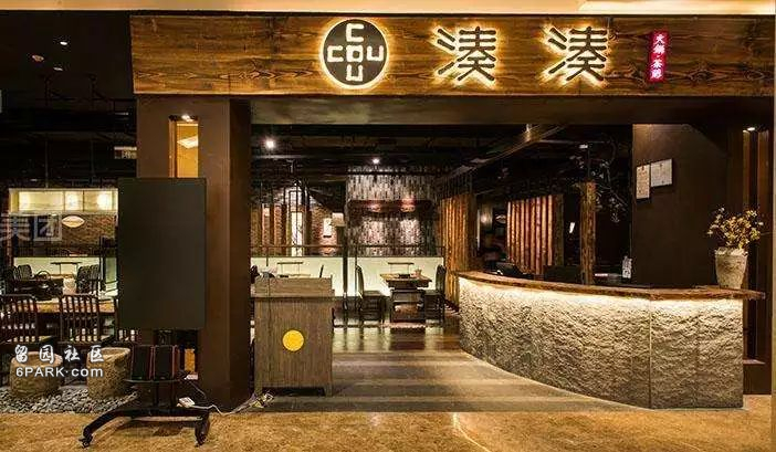 年赚500亿!这家农民开的小破店,凭什么火了20年?