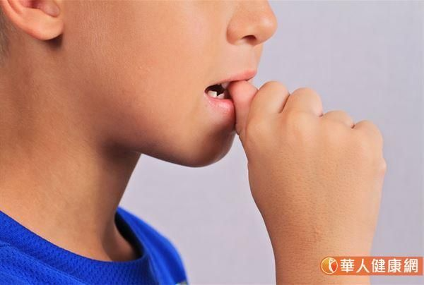 咬手、拔头髮 孩子一遇到考试就超焦虑?临床心理师教如何缓解