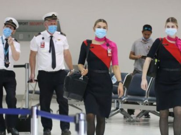 【澳洲晚报】奥克兰入境新州无须检测,昆州酒店新增8例;航空业JobKeeper延期七个月;澳洲六例疫苗严重过敏;悉尼暴雨持续到周末
