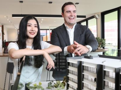 悉尼楼盘一天完销百户! 25岁华女一个人就买三套!