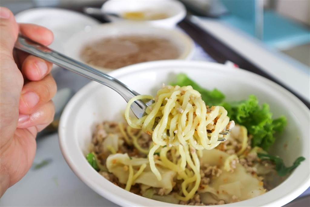 吃面比吃饭还肥?干面、汤面 谁热量高?营养师点破真相