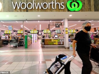 全澳Woolworths自助结账系统大面积瘫痪!现场顾客排长龙