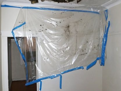 独栋屋与隔壁公寓成「牵手」楼!悉尼Hurstville老夫妇崩溃