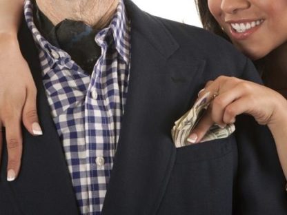 千方百计骗走前恋人$14万!墨尔本拜金女转身就与新欢结婚