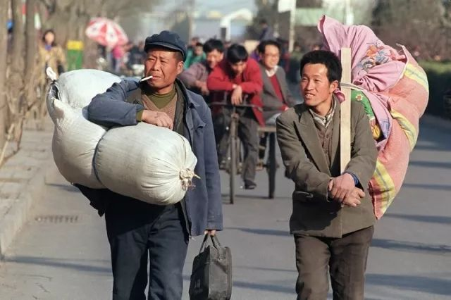 澳小哥网上晒了一张照片,震惊华人:原来澳洲农民竟然是这样的!