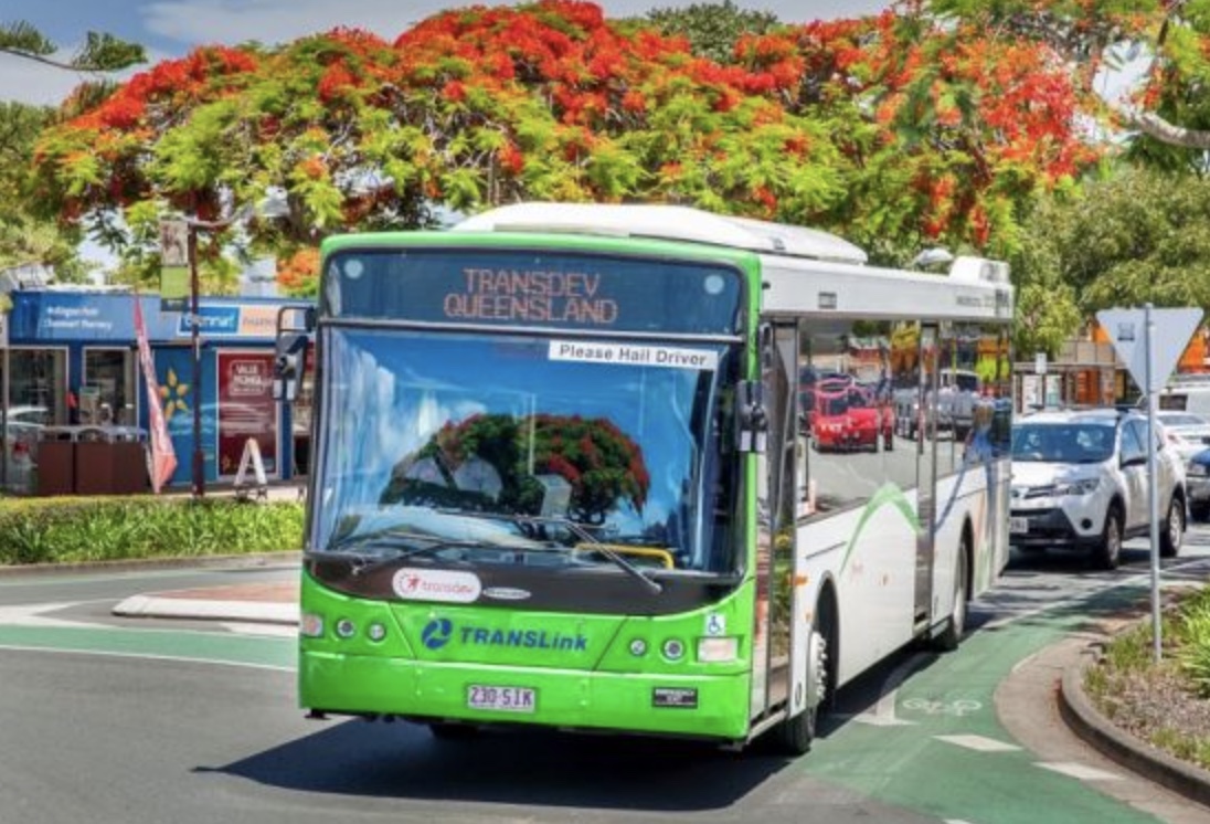 布里斯班第一批太阳能公交车上路载客,预计2025年全部汰换成绿能车!