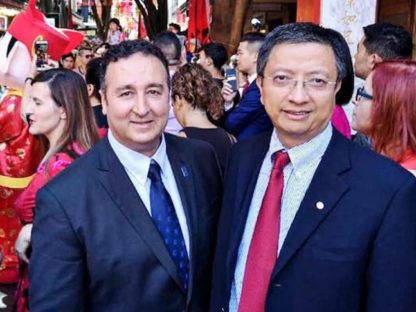 澳《反外国干涉法》接受检验!遭搜查前华裔工党顾问进行抗辩