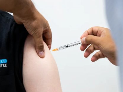 知名卫生专家放话:澳洲要到「明年底」才能打完疫苗!