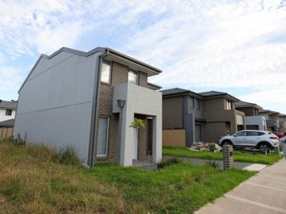 悉尼男花$70万建房,房子却被削去一半!这种奇葩屋在悉尼竟然还有2套!