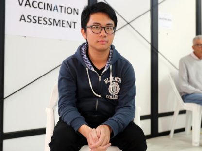 完全不担心副作用 悉尼26岁华男照打阿斯利康疫苗